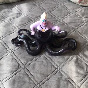 Exclusive Vintage Disney Little Mermaid’s Ursula Sea Witch villain PVC Figurine.